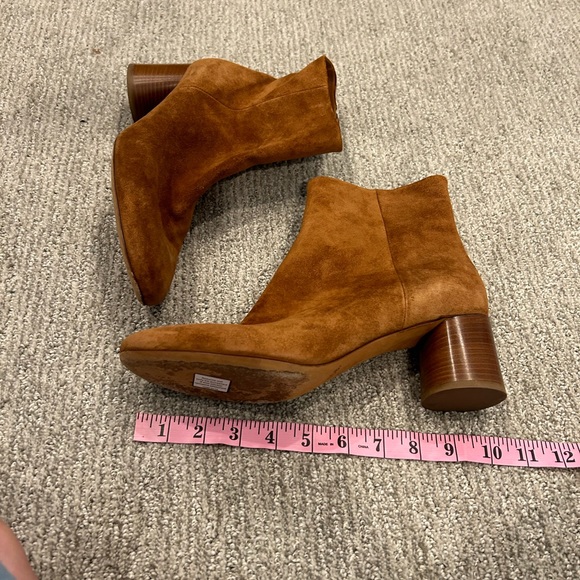 VINCE Women's Tillie Suede Mid-Heel Booties Size 9.5M - Picture 6 of 9